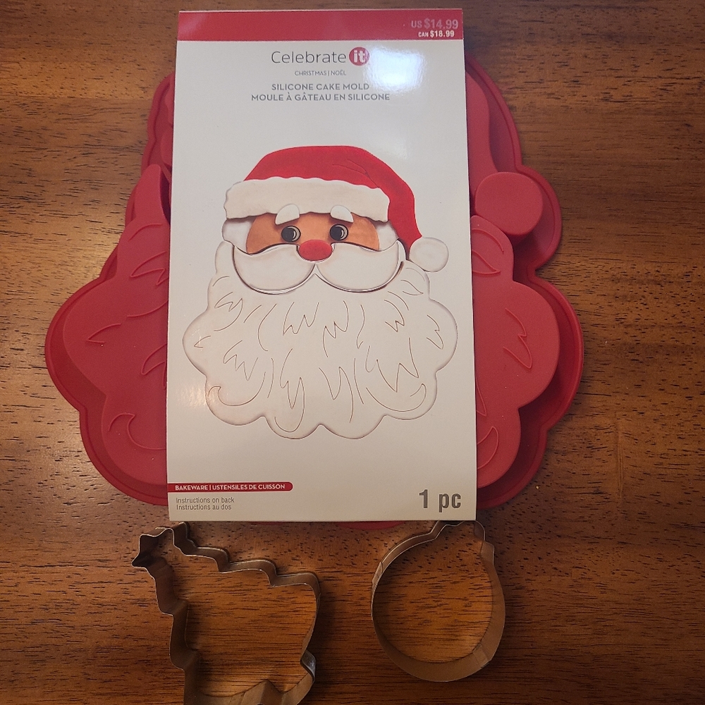 NWT Celebrate It Christmas Bundle Large Santa Mold, 2 Christmas Cookies Cutters